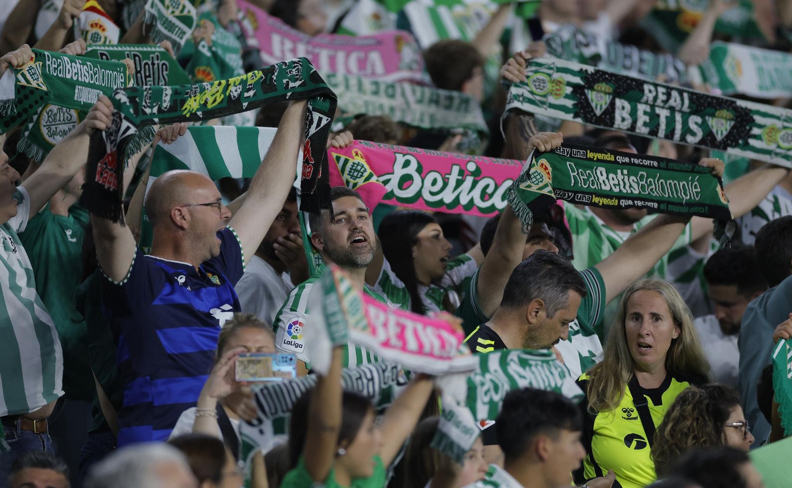 Búscate en las fotos del Betis - Valladolid