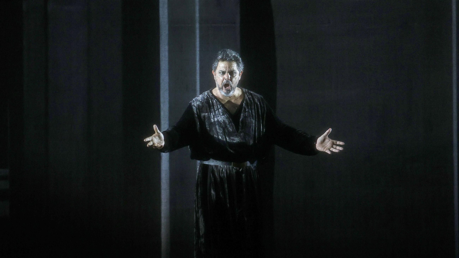 Imágenes de la ópera Macbeth en el Teatro Villamarta de Jerez