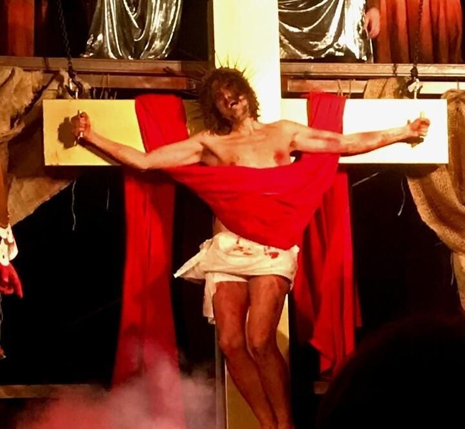 El guitarrista de 'La ruleta de la suerte', Joaquin Padilla en una representación en Valladolid