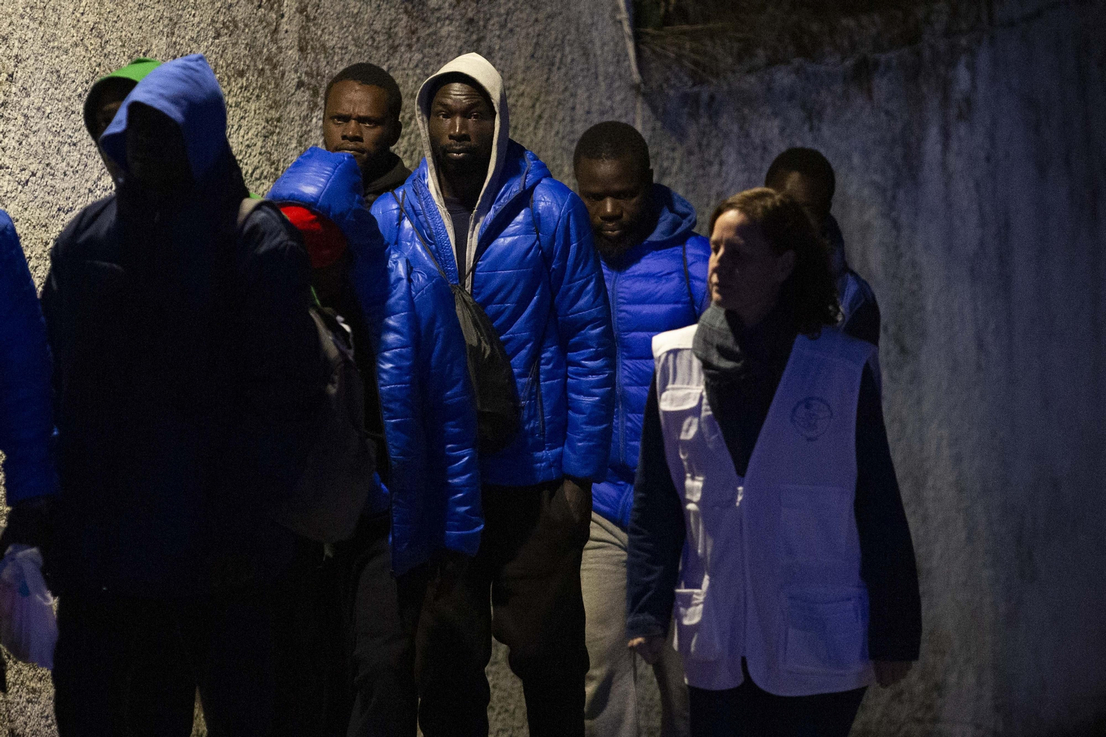 Así ha sido la llegada al albergue granadino de Víznar de más de un centenar de migrantes llegados de Canarias