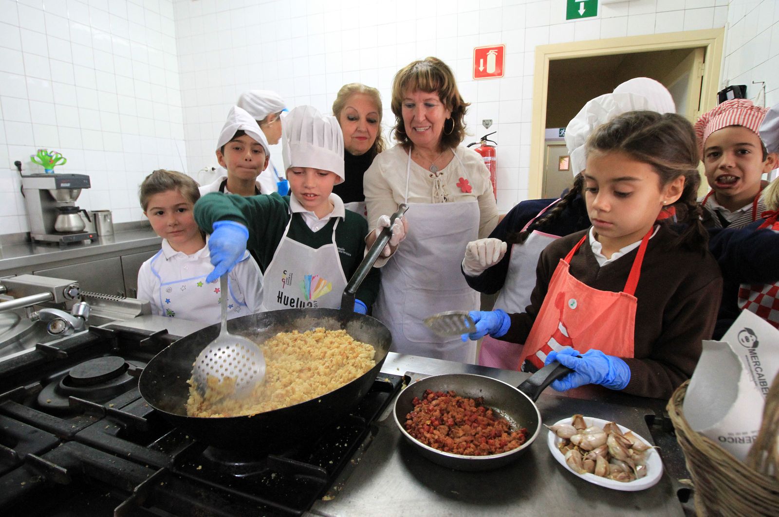 Imágenes del "Masterchef" realizado en las Teresianas con motivo de la celebración del 28-F