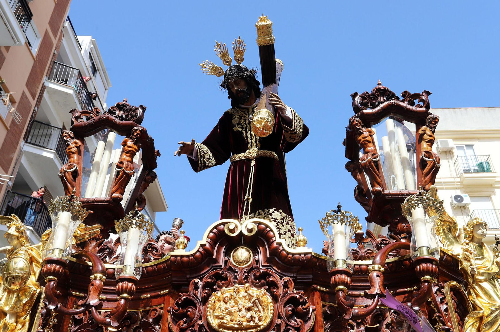El Cristo de la Redención en su paso durante un Domingo de Ramos. El Cristo de la Redención en su paso durante un Domingo de Ramos.