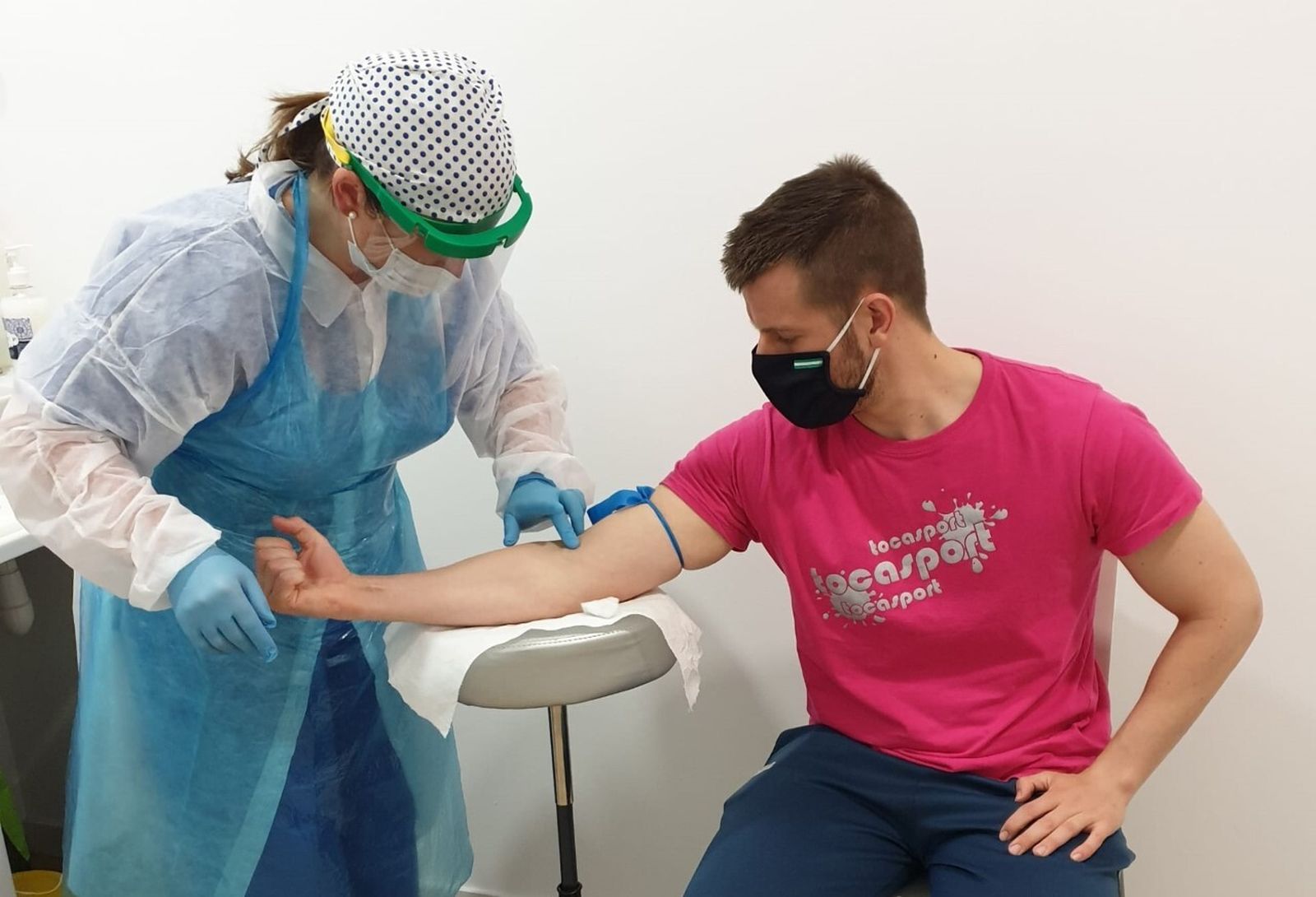 Muestras para realizar un test del Covid en Osuna.