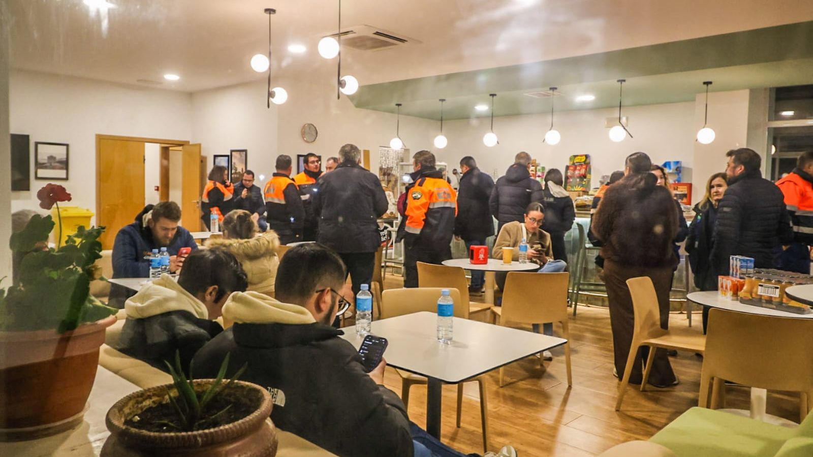 Silencio e incertidumbre en el Hogar del Pensionista de Adamuz.