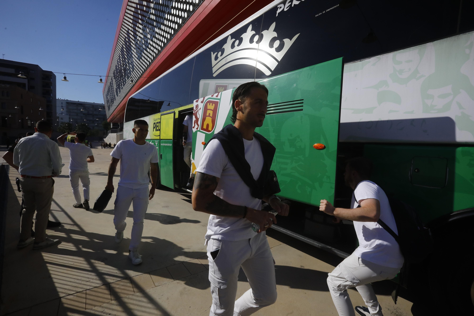 Las mejores fotos de la afición del Córdoba CF en la previa del partido ante el Barcelona Atlètic