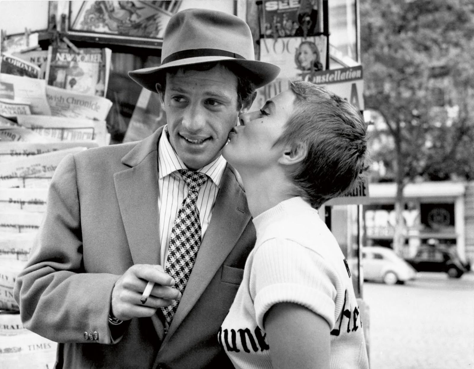 Jean-Paul Belmondo y Jean Seberg, en 'Al final de la escapada' (1959) de Jean-Luc Godard.