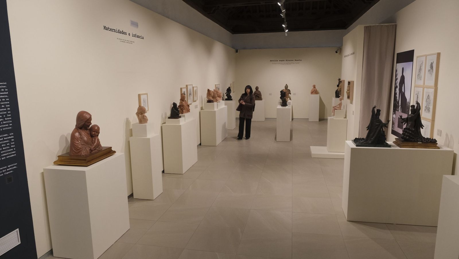 Las fotos de la exposición del escultor e imaginero Luis Álvarez Duarte en el MUREC