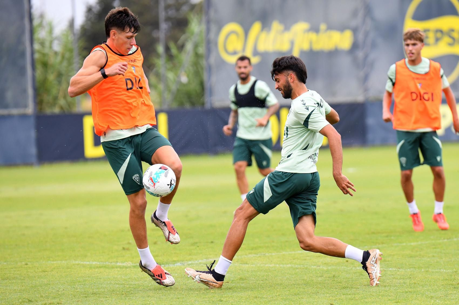 Un entrenamiento del Cádiz.