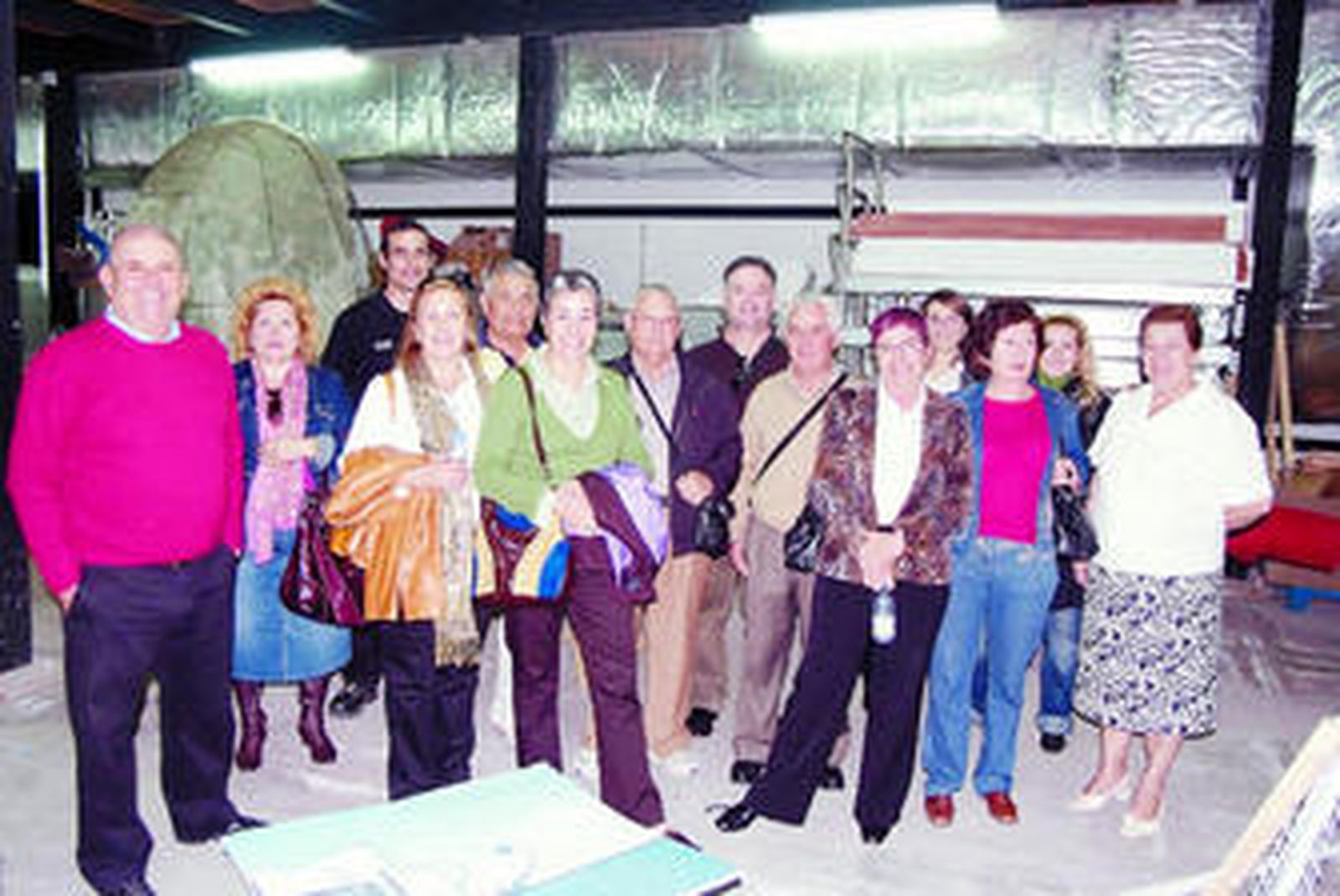 Los visitantes en los sótanos del Teatro Auditorio.