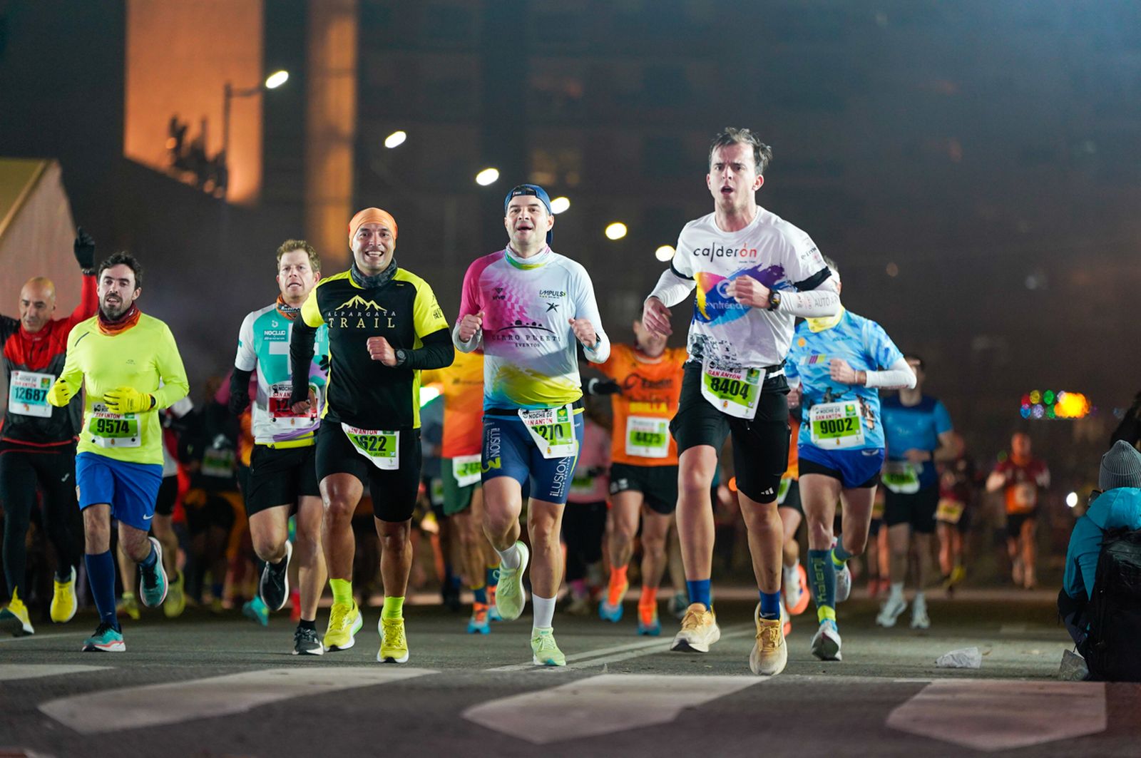 En imágenes: búscate en tu llegada a meta de la Carrera de San Antón 2026 (8)