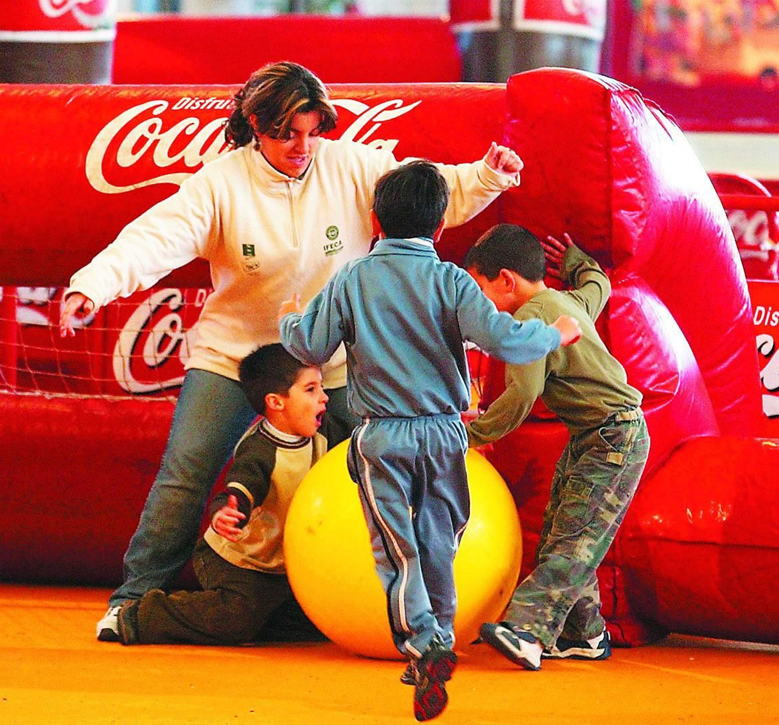 Juvelandia, 25 años: ¿Se encuentra en la foto?