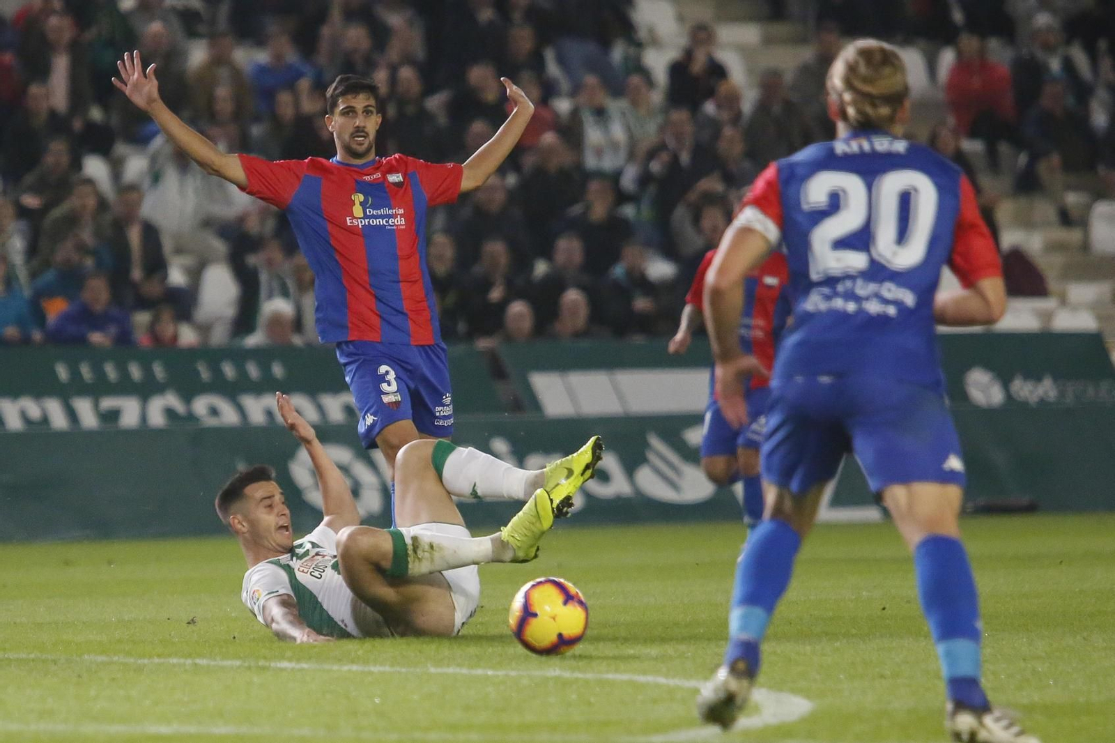 El Córdoba CF-Extremadura, en imágenes