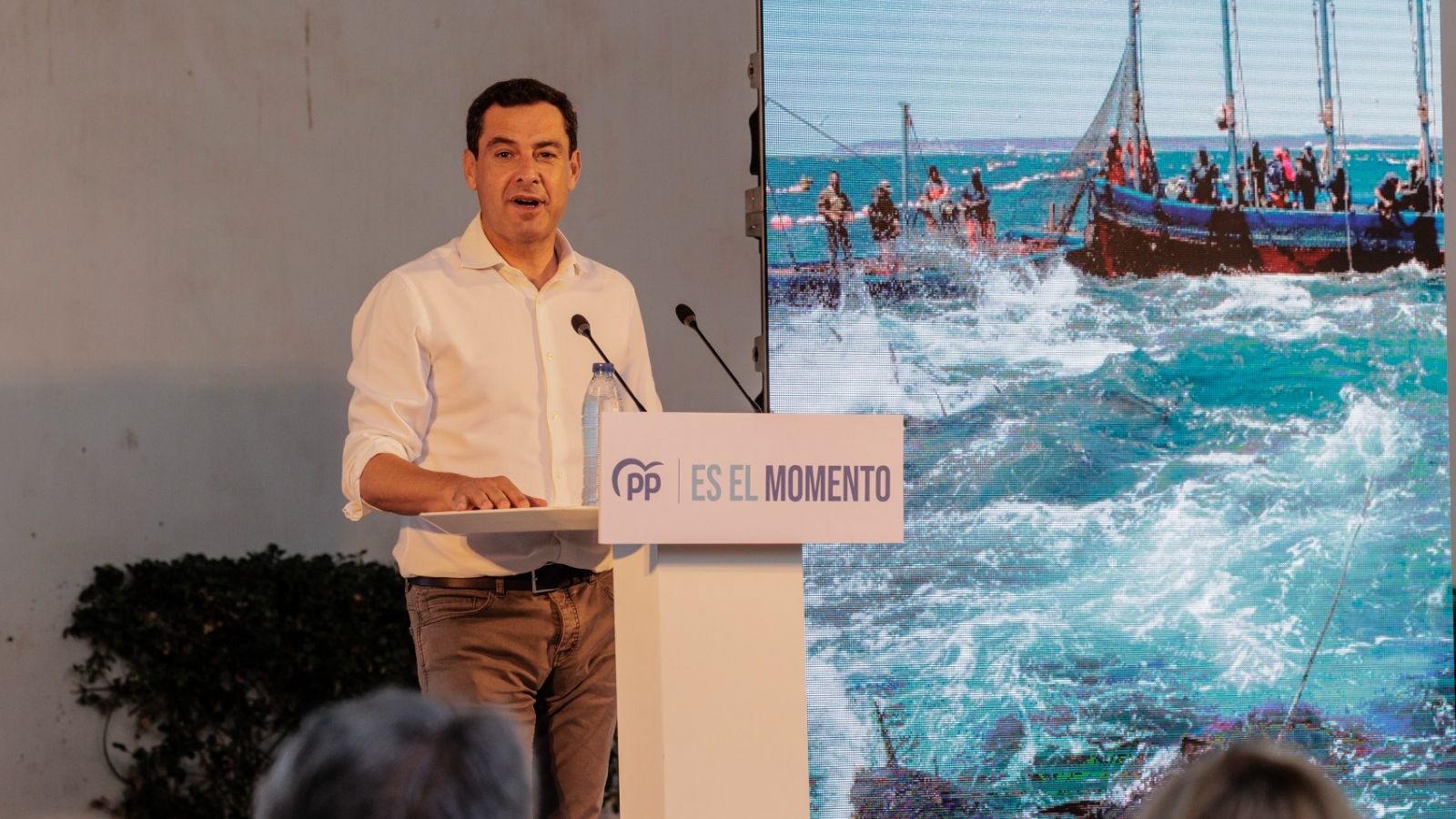 Durante la apertura de la campaña por Juanma Moreno se proyectaron imágenes emblemáticas de  la provincia.