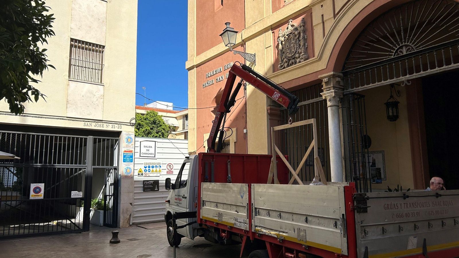 El acceso a la construcción.