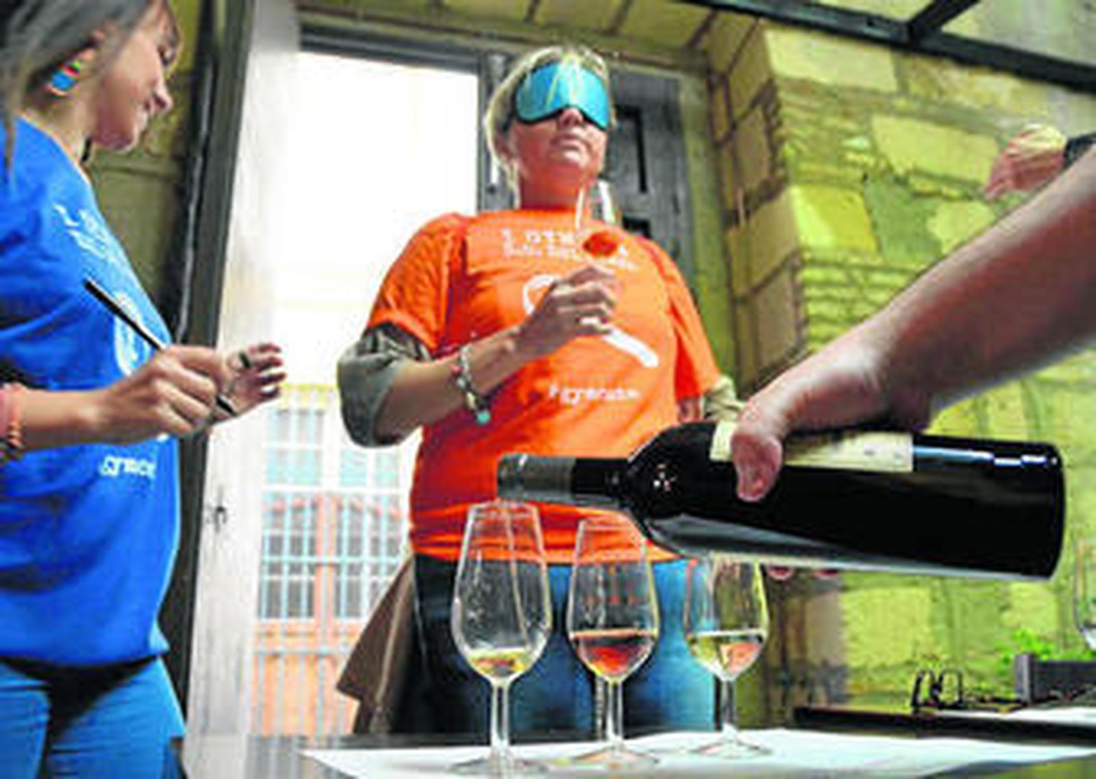 La 'Cata con solera' sigue los pasos de la 'Gymcata' para jóvenes organizada por la UCA y el Consejo el año pasado.