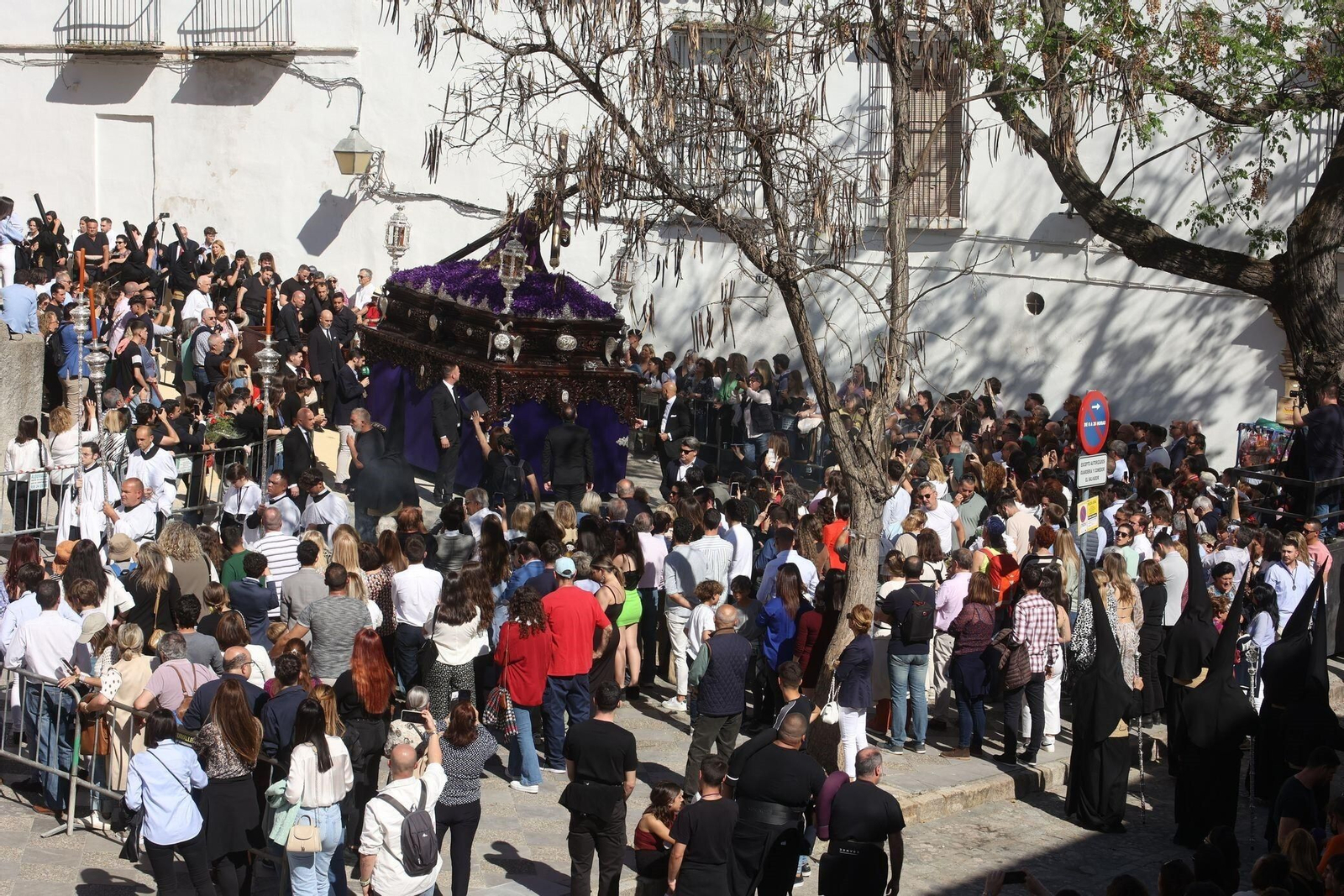 Miércoles Santo en Jerez: Las imágenes de la hermandad de las Tres Caídas.