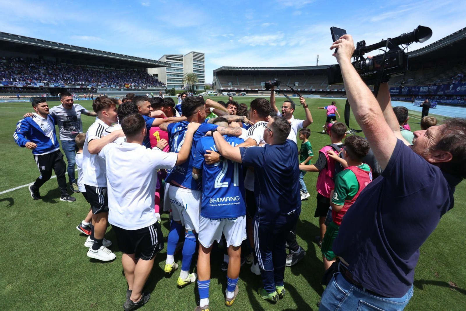 Imágenes de la celebración del Xerez CD del ascenso virtual a Segunda RFEF Imágenes de la celebración del Xerez CD del ascenso virtual a Segunda RFEF