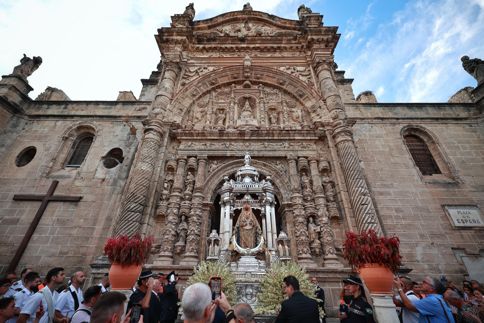 La procesión de la Virgen de los Milagros, en imágenes