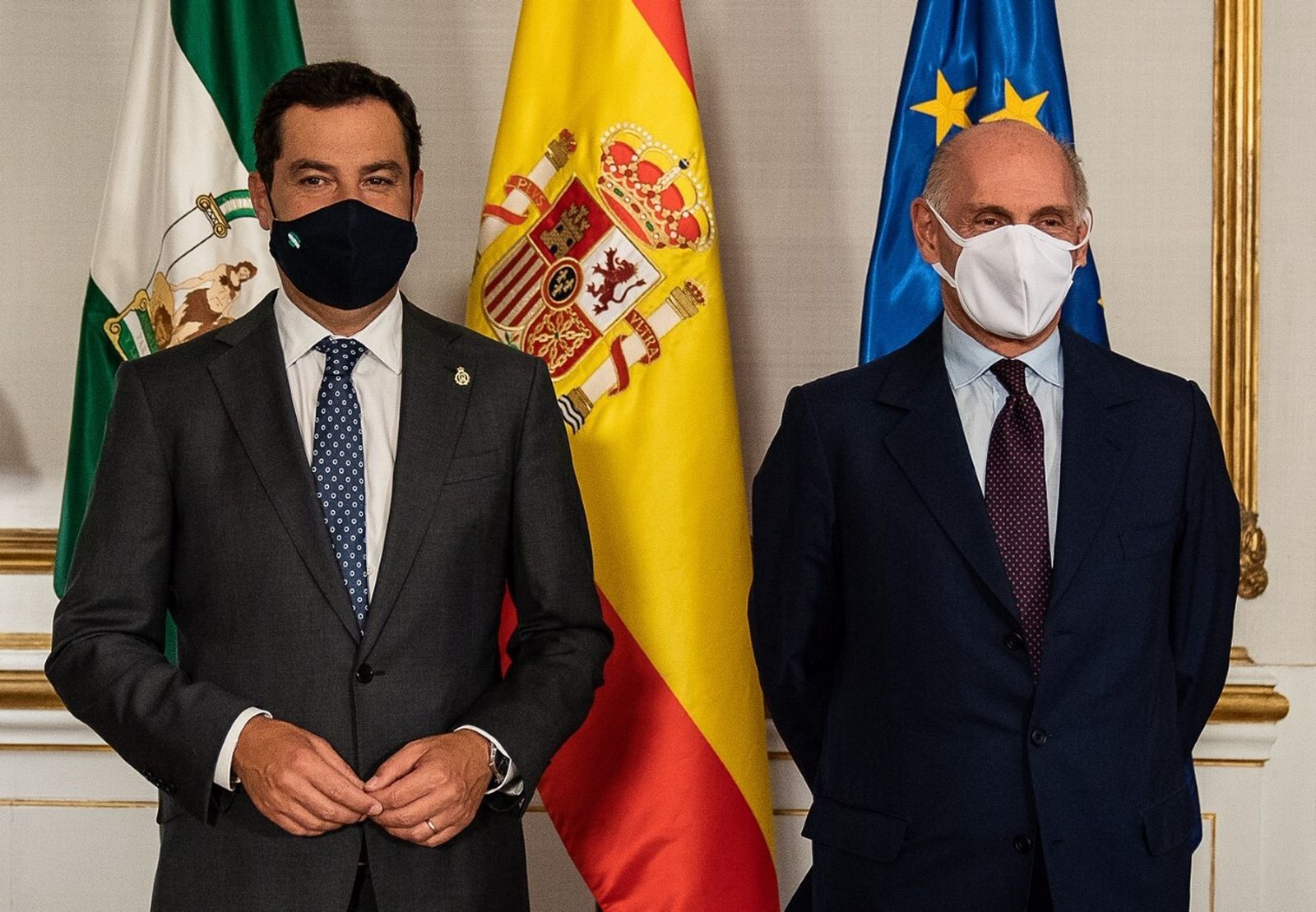 Juanma Moreno y Bernard Ruiz-Picasso, en su encuentro de este jueves.