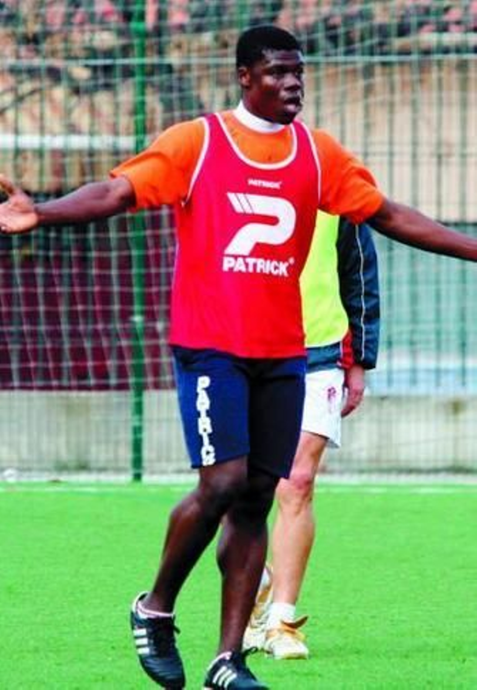 Josue Alex Aguie, durante el ensayo de ayer en La Chana.