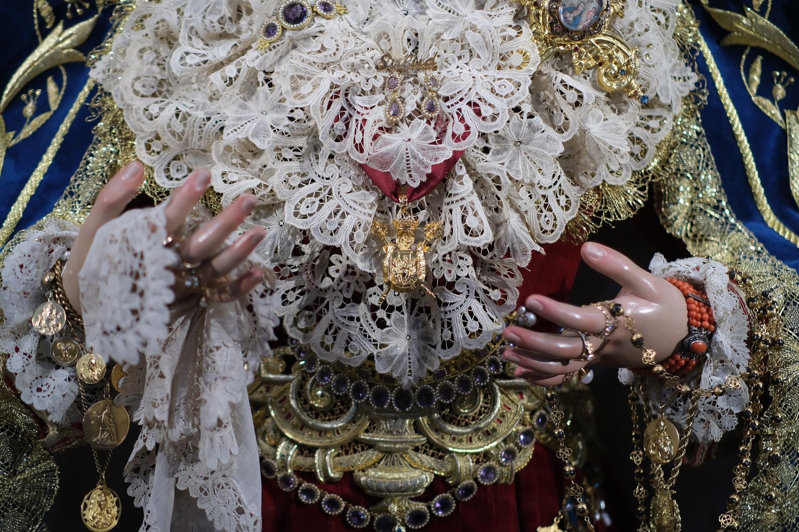 Las imágenes de la veneración a la Virgen de la Salud del Santo Ángel
