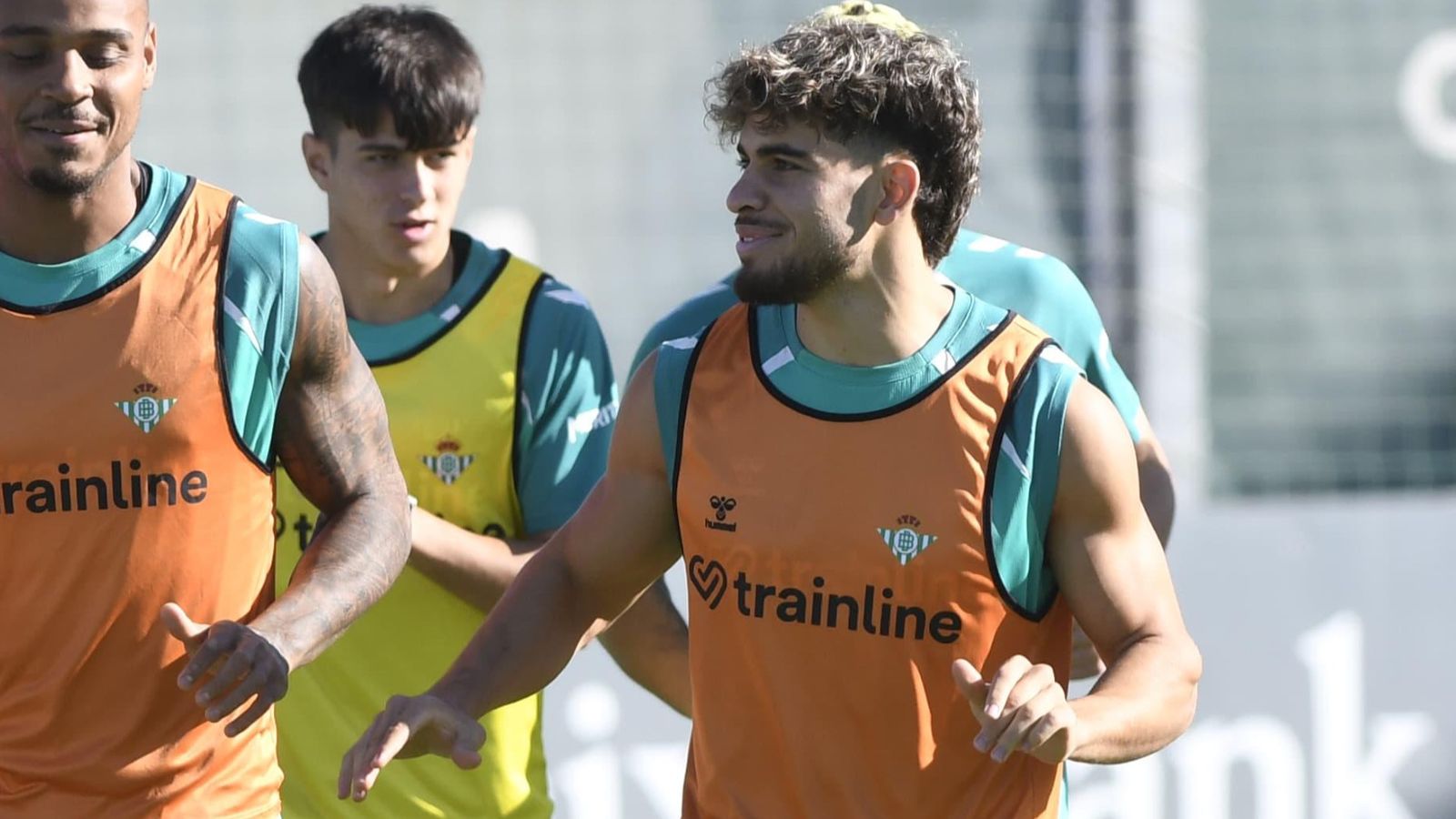 Abde vuelve a entrenar parcialmente con el grupo