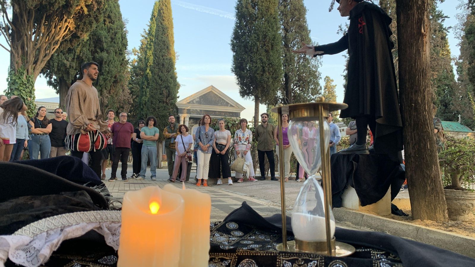 Las visitas teatralizadas al camposanto sevillano ya han recibido 25.000 visitas desde 2012.