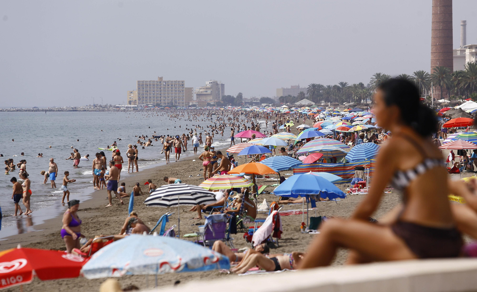 Bañistas en la playa de la Misericordia este sábado 1 de agosto.