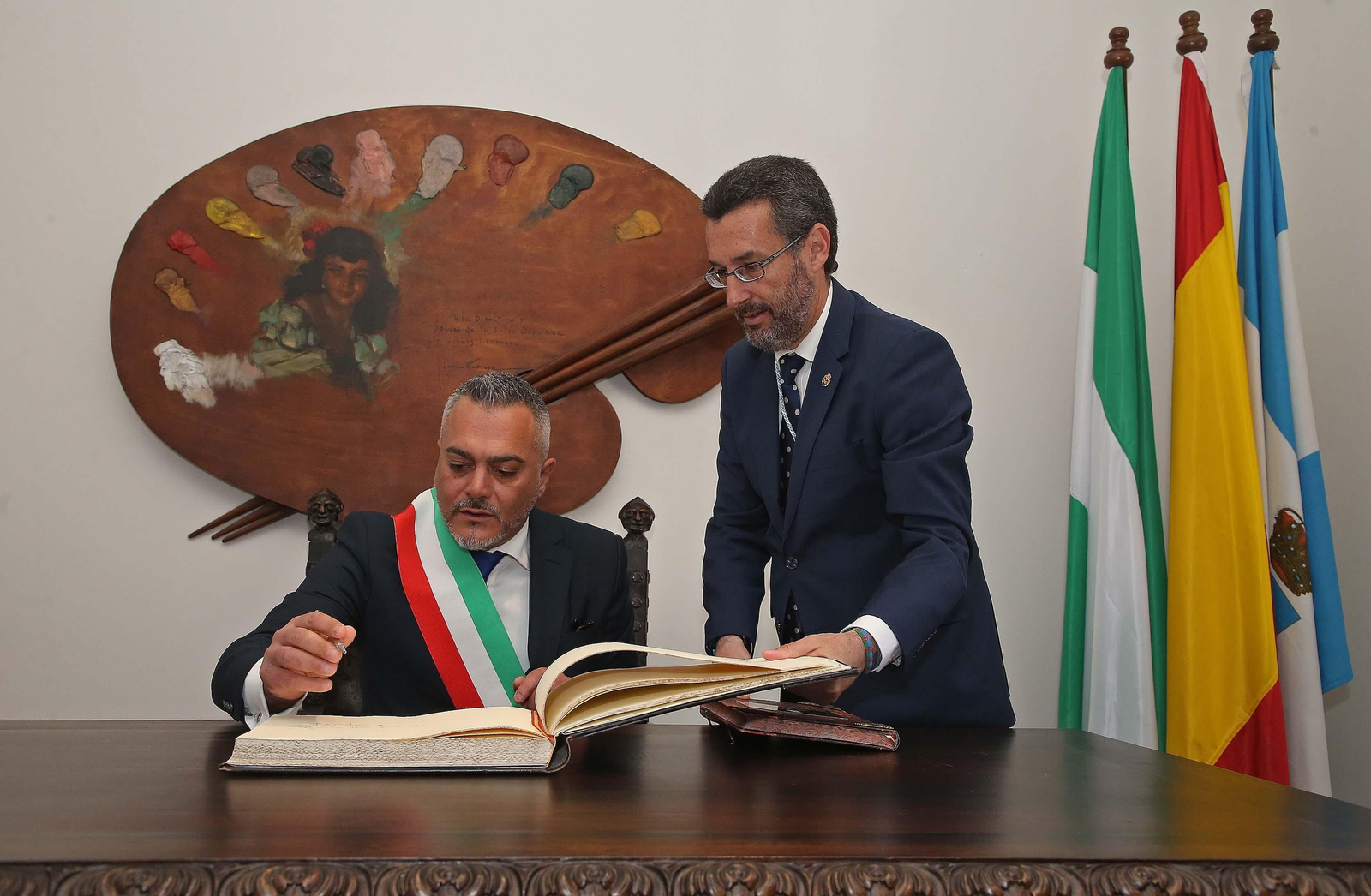 Fotos del acto de hermanamiento de La Línea con Buonabitacolo
