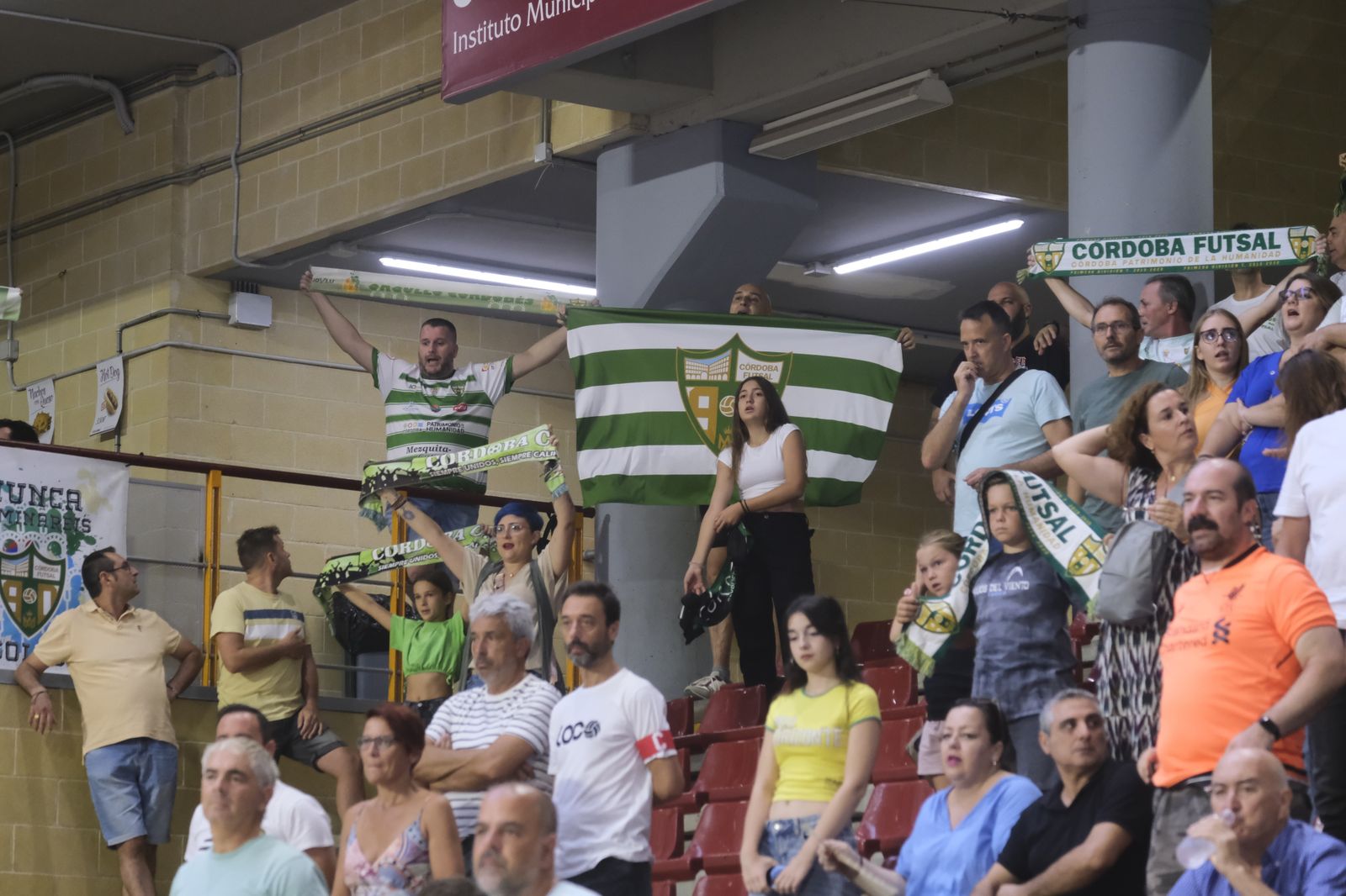 La victoria del Córdoba Futsal ante el Viña Albali Valdepeñas, en imágenes