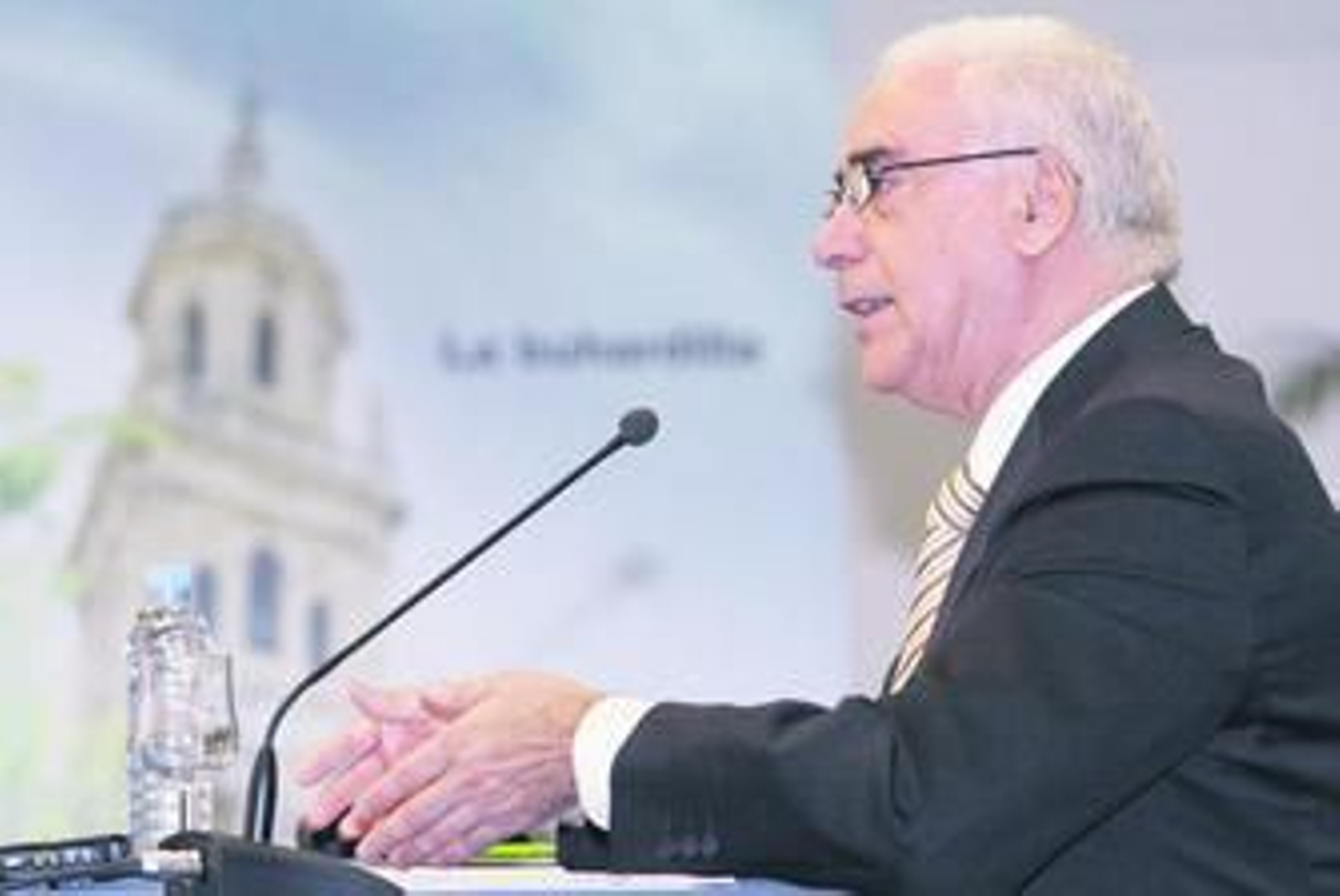 El Consejero de Turismo, Comercio y Deporte, ayer en Málaga.