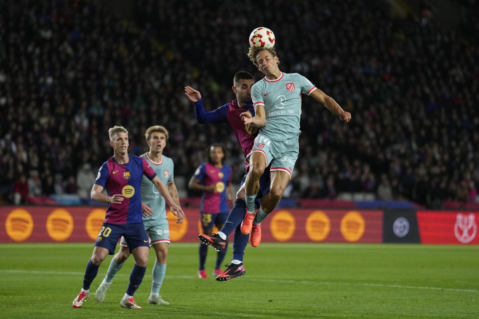 Las fotos del espectacular Barcelona - Atlético de Madrid