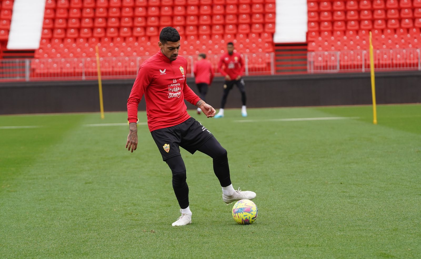 Samu Costa en un entrenamiento dentro del Estadio