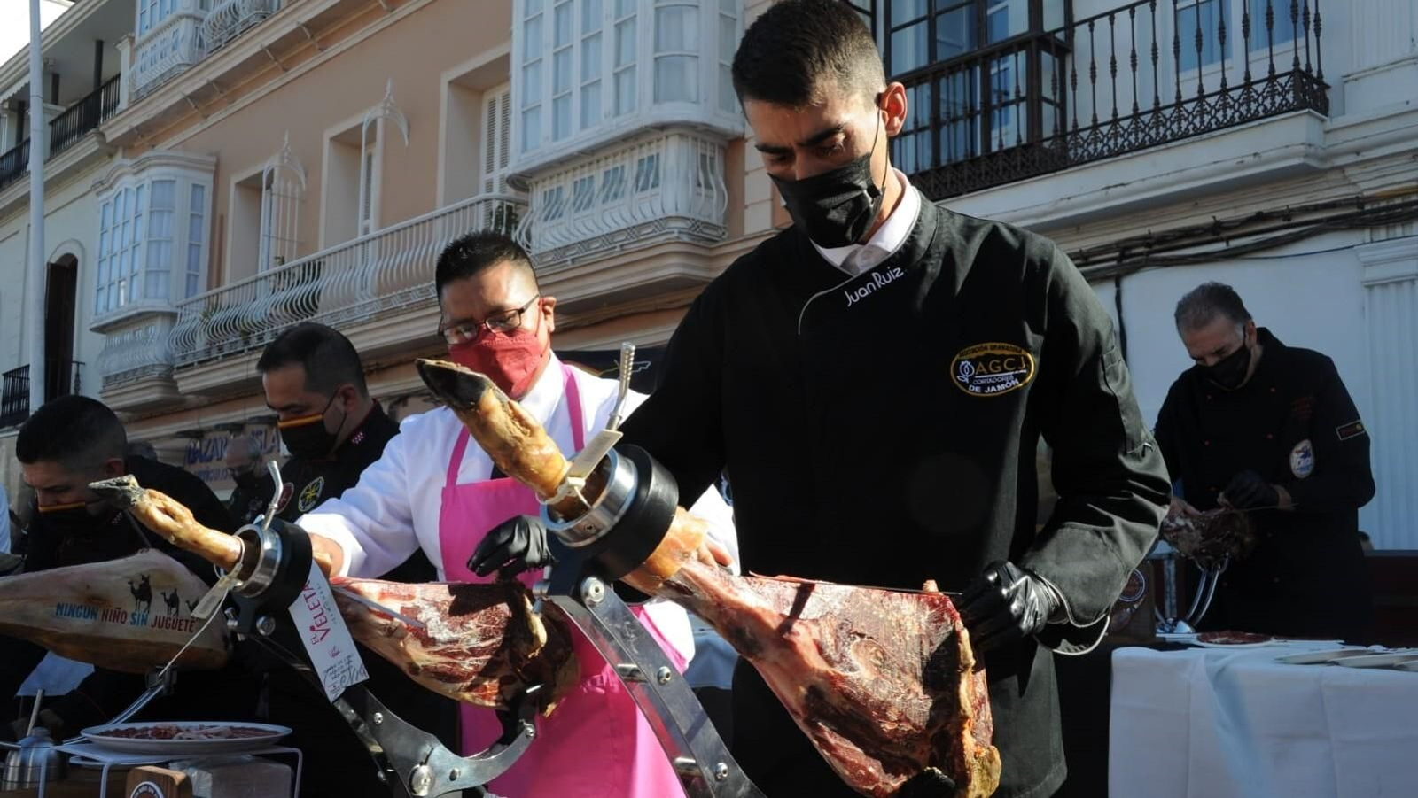 Feria Solidaria de Cortadores de Jamón en San Fernando