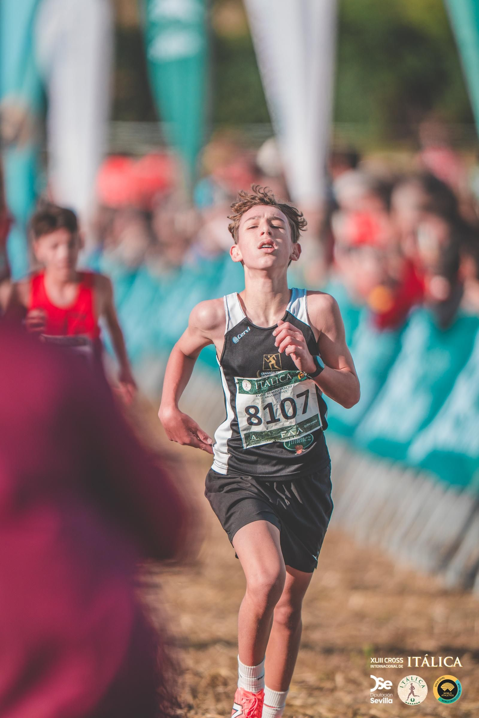 Búscate en las fotos del Cross de Itálica 2025 | 6