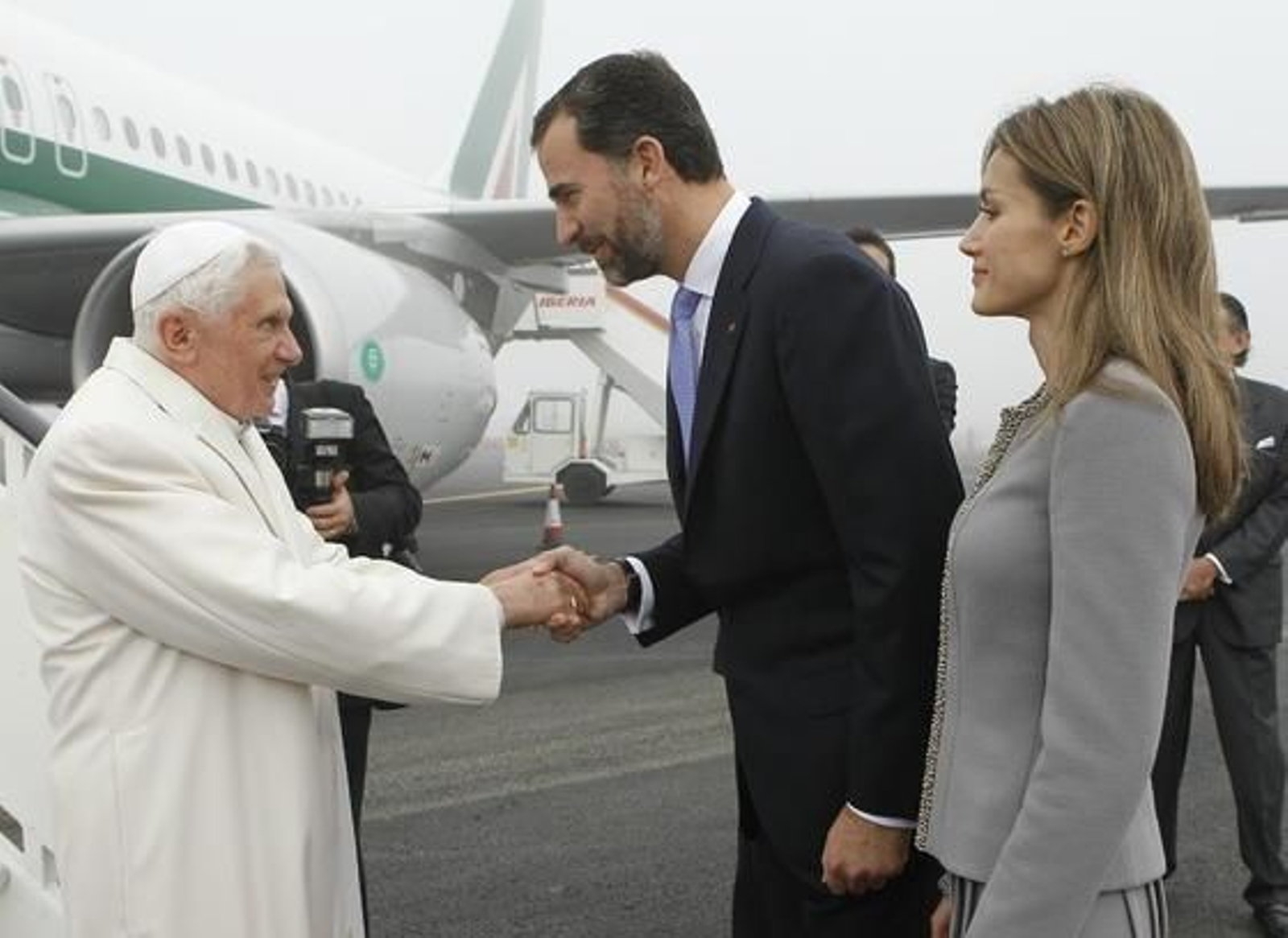El papa Benedicto XVI realizó su primera parada en España en Santiago de Compostela. 

Foto: EFE