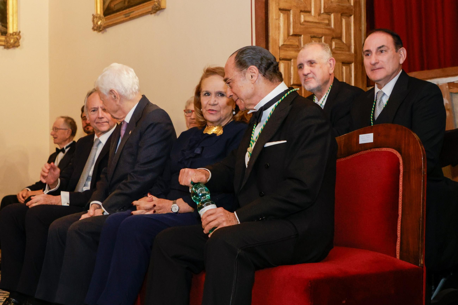 Las imágenes del ingreso en la Academia de Ciencias Sociales y del Medio Ambiente, Antonio Vázquez, apadrinado por José Damián Bogas