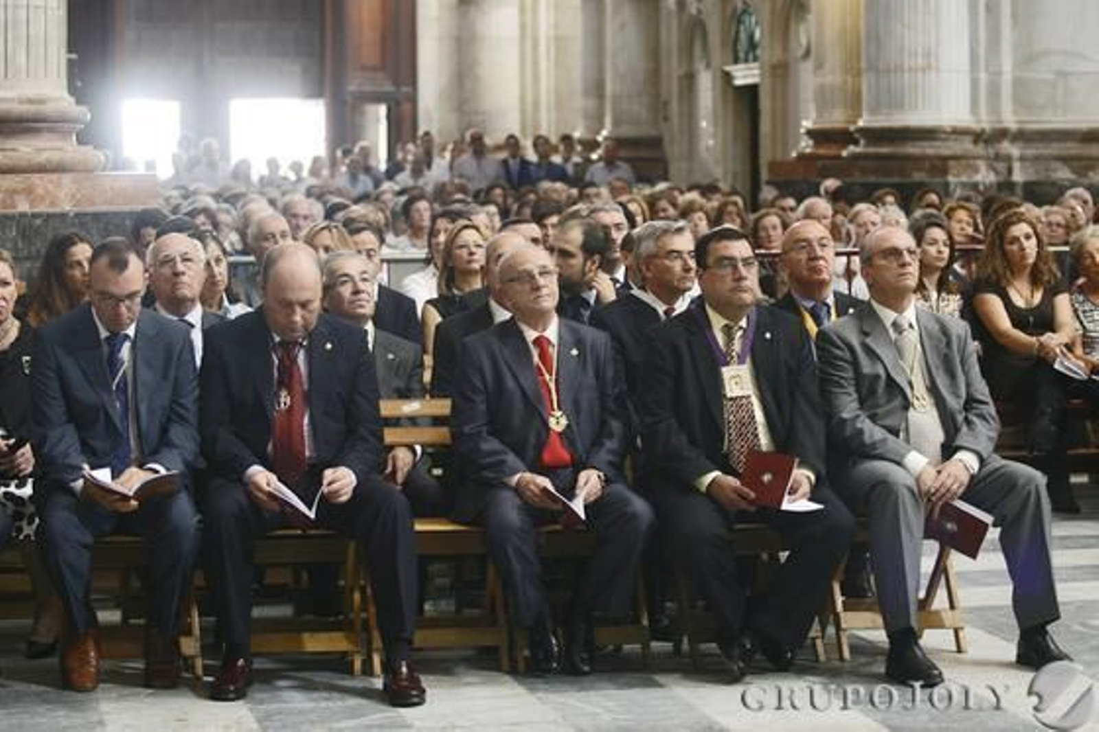 Imágenes de la toma de posesión del nuevo obispo de Cádiz y Ceuta, Rafael Zornoza Boy, en la Catedral de Cádiz.

Foto: Lourdes de Vicente - Joaquin Pino