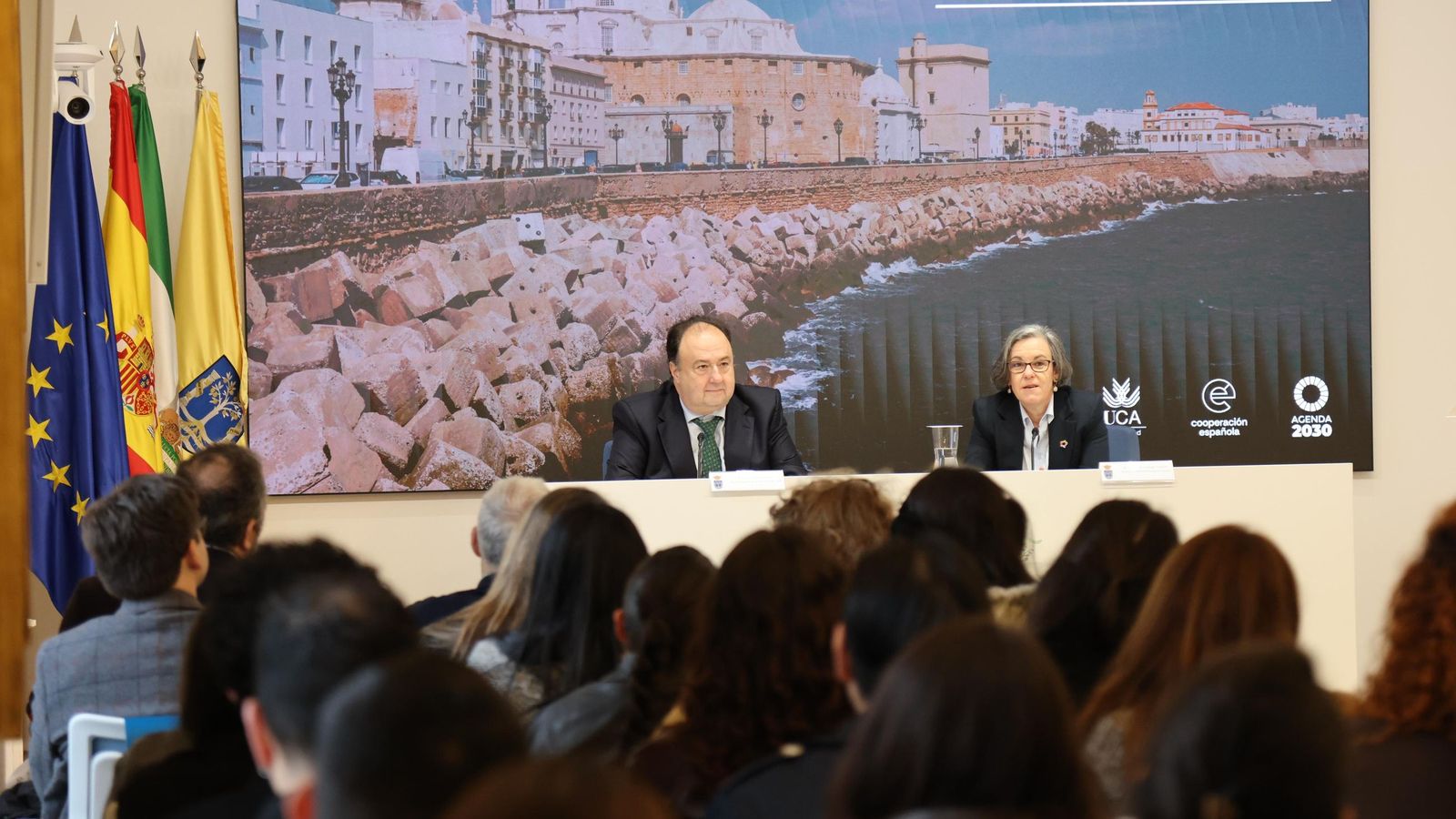 Un momento de la intervención de la secretaria general de la Fundación Carolina, Purificación Causapié.