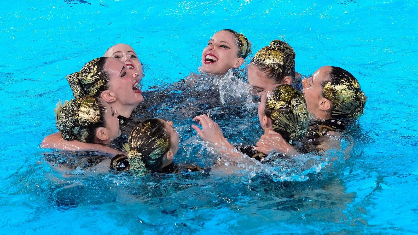 El equipo español, durante uno de los ejercicios en París.