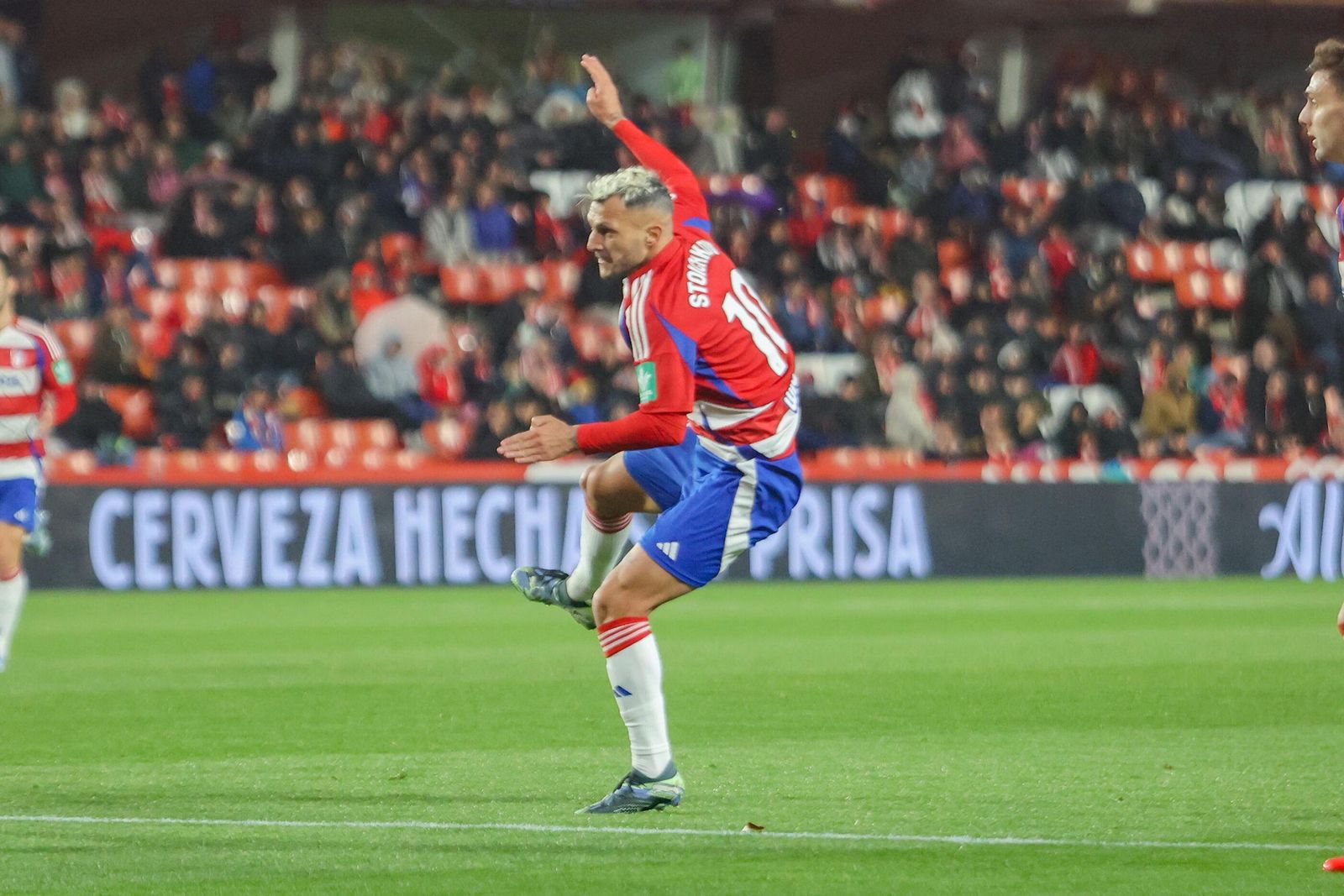 Las mejores imágenes de la victoria del Granada ante el Oviedo