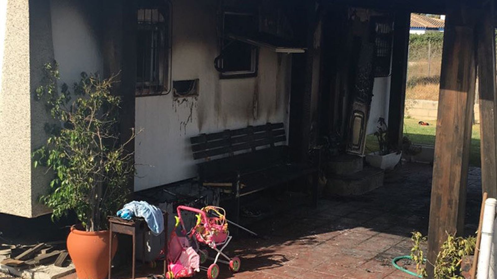Estado en el que ha quedado la vivienda incendiada