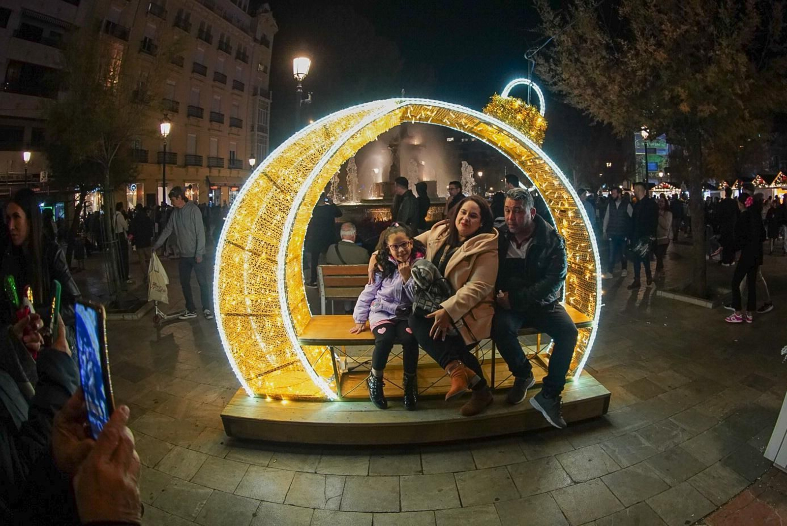Fotos: así son las nuevas luces de Navidad de Granada
