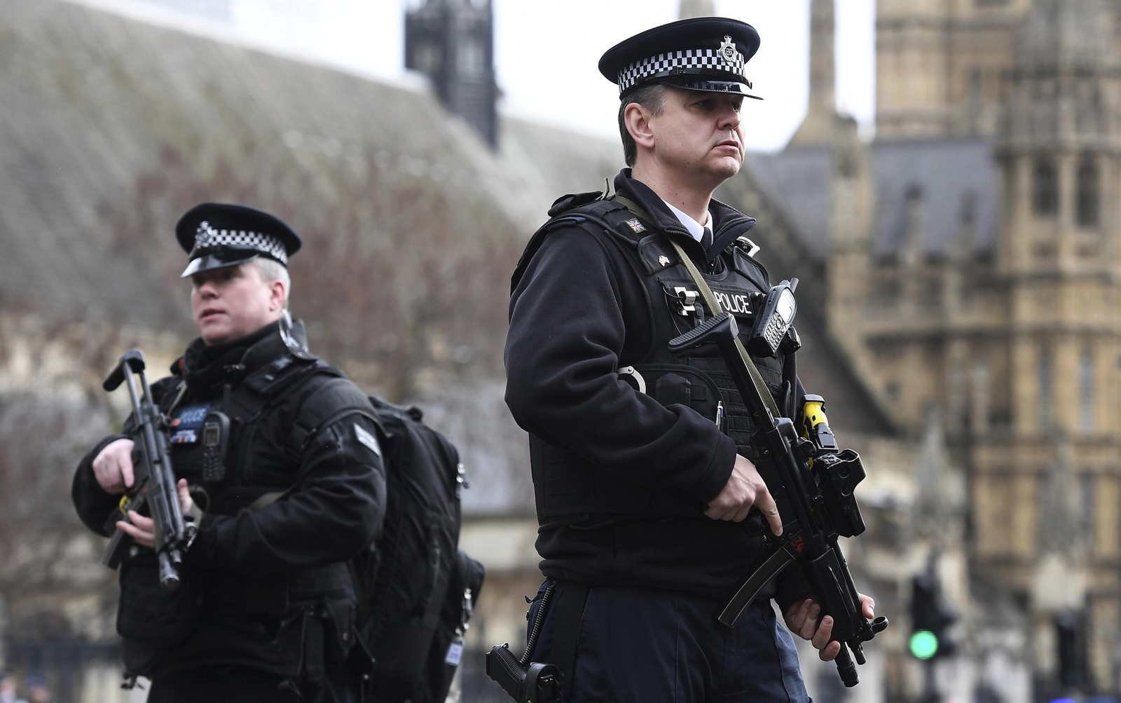 El ataque en las inmediaciones del Parlamento británico, en imágenes