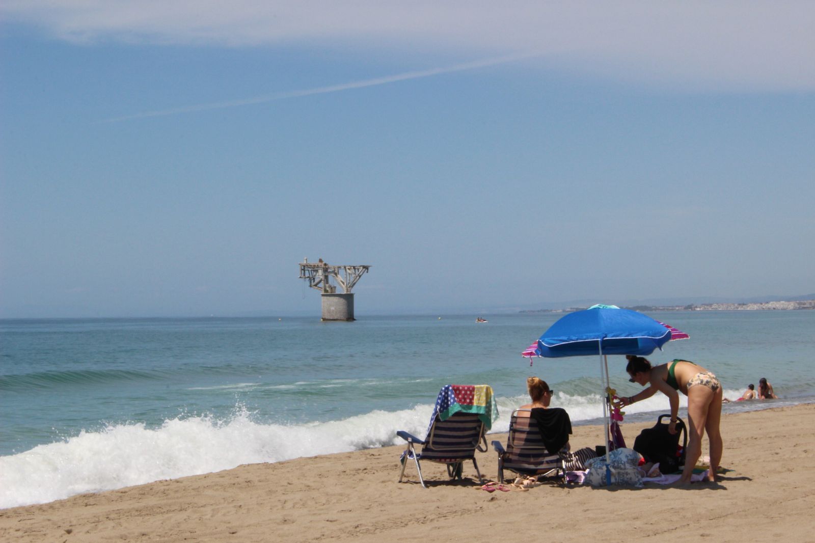 Fotos de las playas de Marbella, con los primeros bañistas de la fase 2