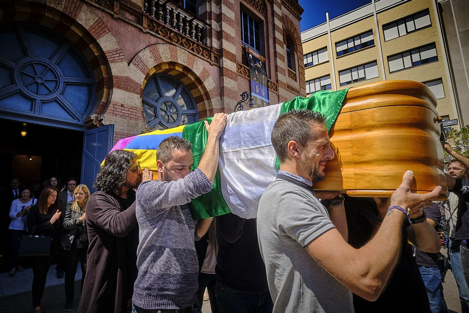 Dolor en la despedida del eterno Capitán Veneno en el Falla.
