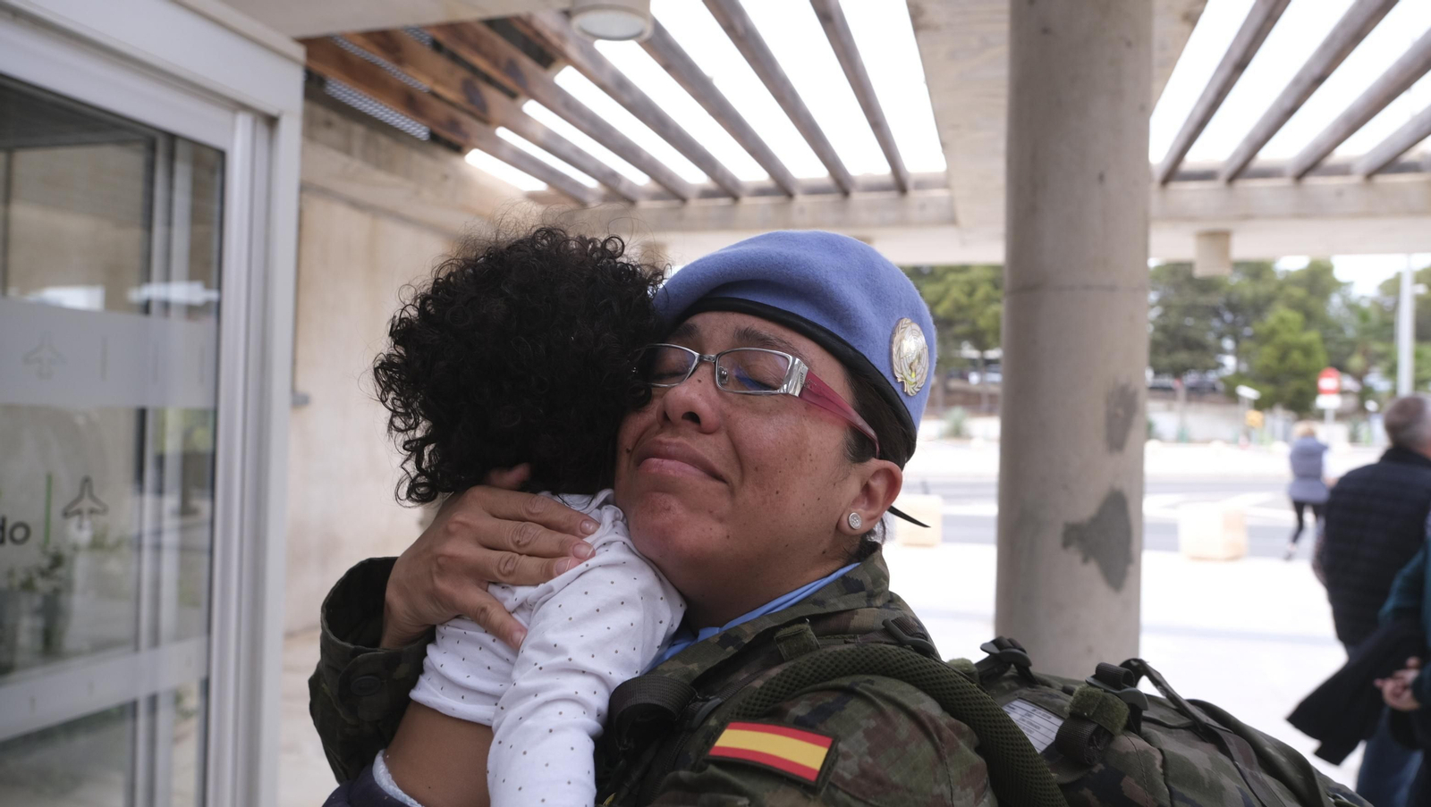 Imágenes de la salida del segundo contingente de La Legión con destino el Líbano