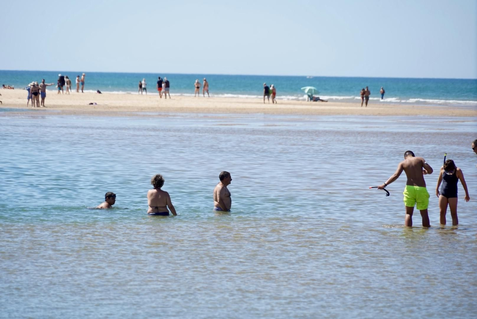 La mañana del sábado en la nueva playa de El Portil