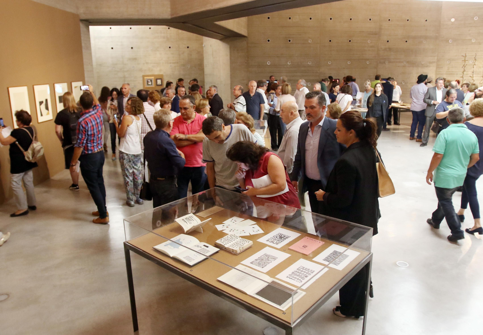 Exposición 'Constelaciones, poesía visual y experimental en España'.