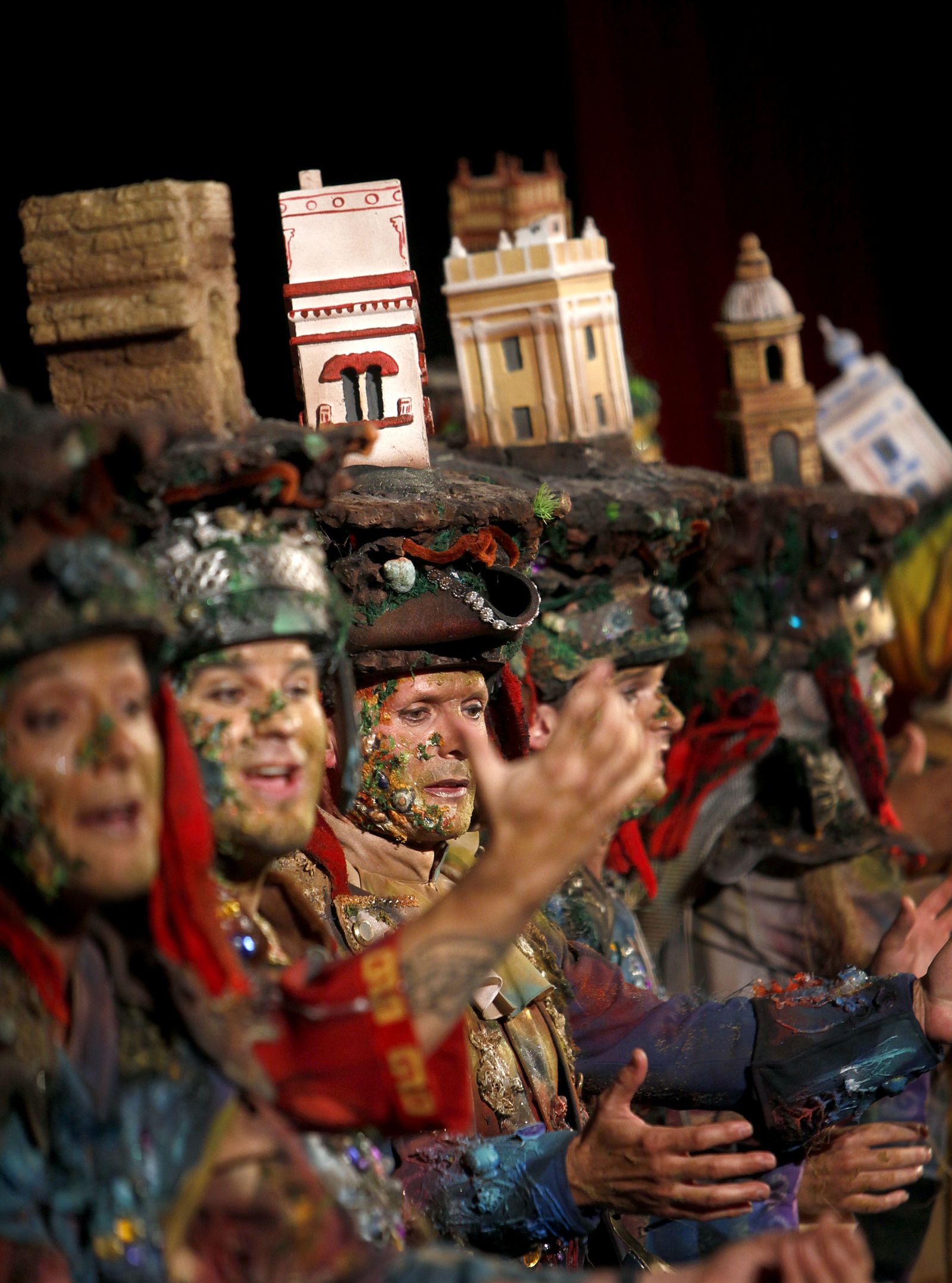 Las imágenes de la décimo sexta función de clasificatorias